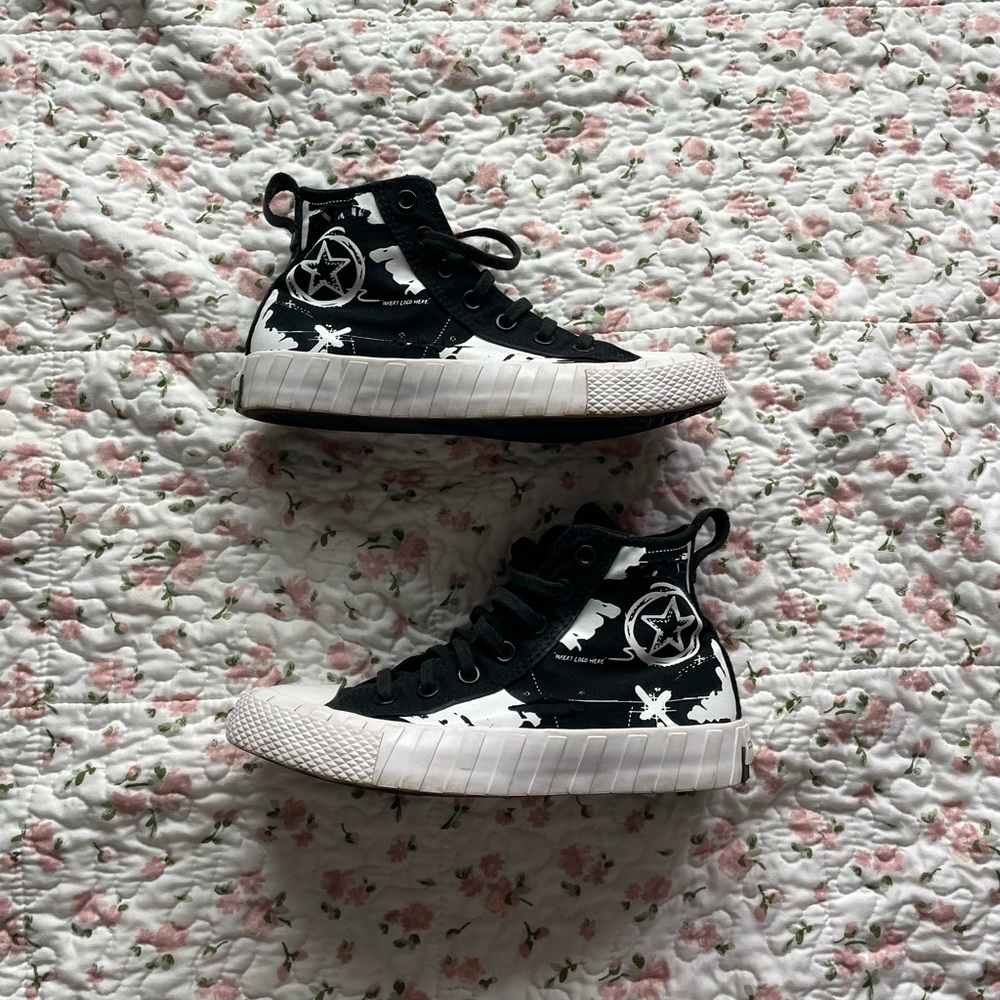 Cleaned like new! Converse hightops